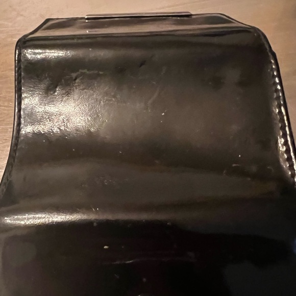 GUCCI BLACK PATENT LEATHER RING KEY HOLDER - Picture 11 of 16